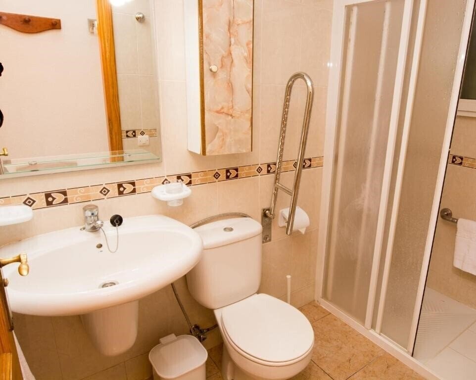 Фотография Apartamentos Los Tilos 3*