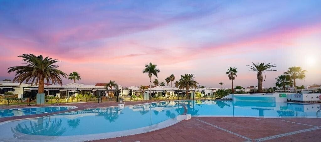 Отель Maspalomas Lago 3*