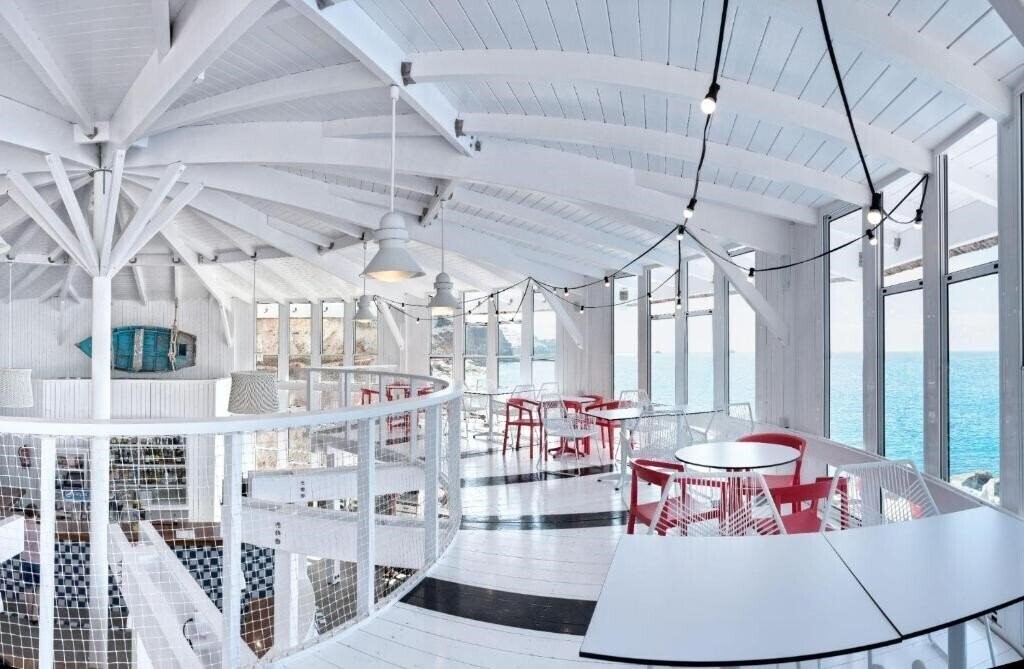 Картинка Marina Suites 4*