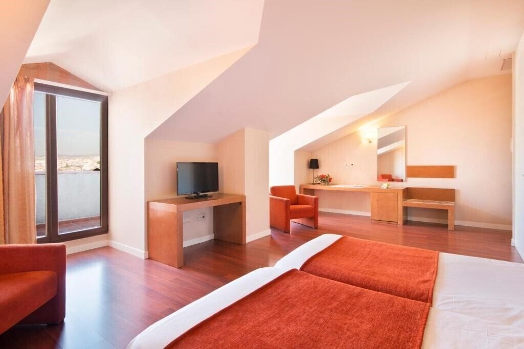 Картинка AH Granada Palace 4*