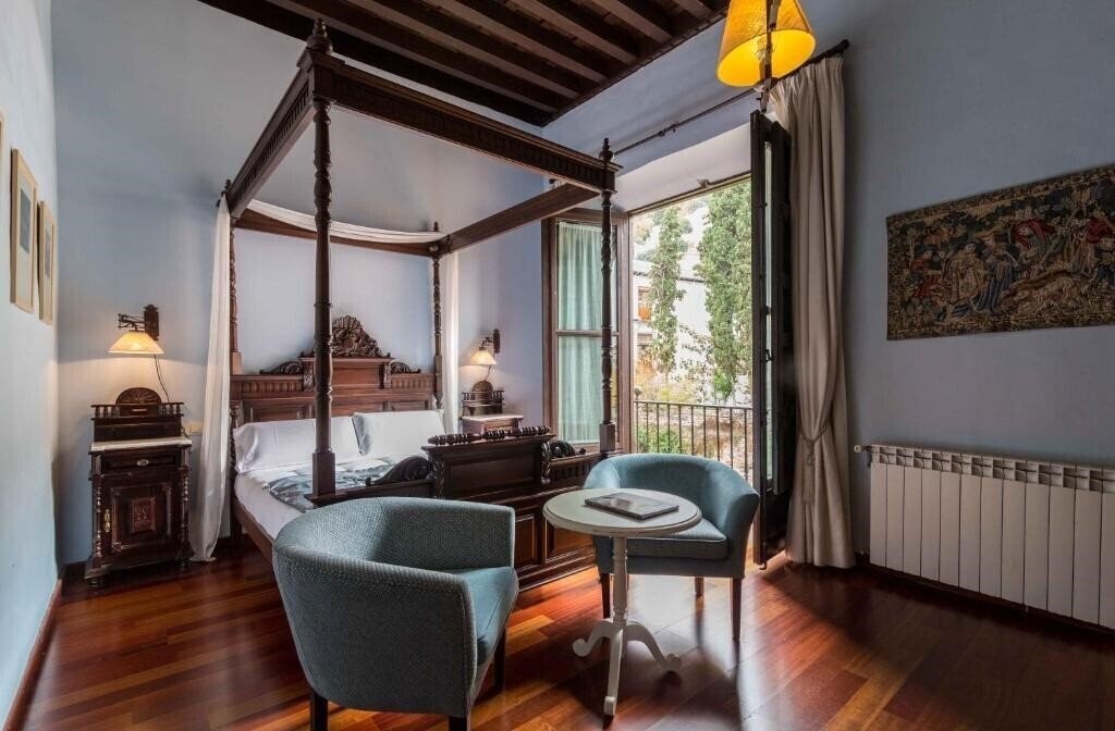 Отель Museo Palacio De Mariana Pineda 4*