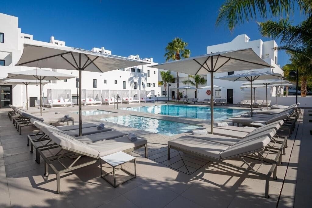 Фотография Migjorn Ibiza Suite 4*