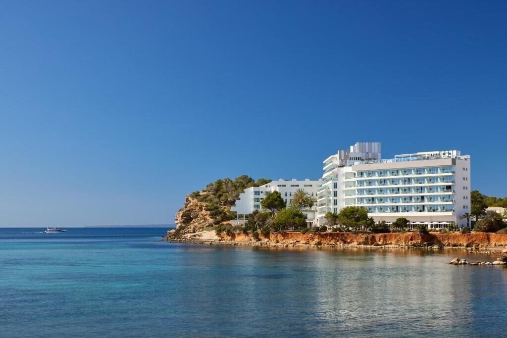Отель Sol Beach House Ibiza 4*