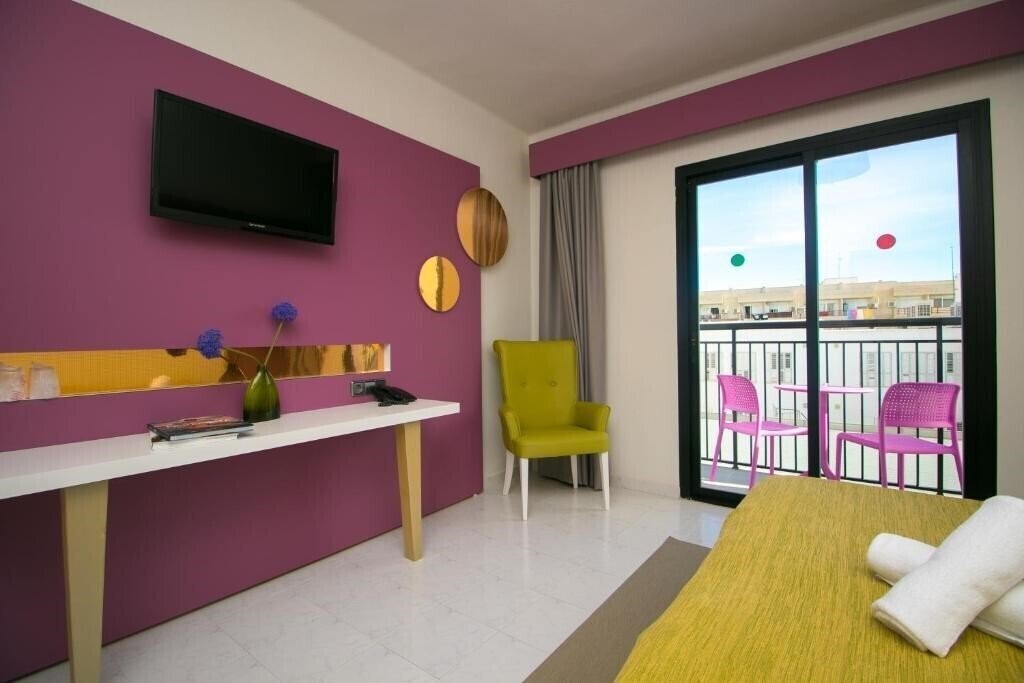 Картинка The Purple Hotel by Ibiza Feeling (Lgtb Friendly) 3*