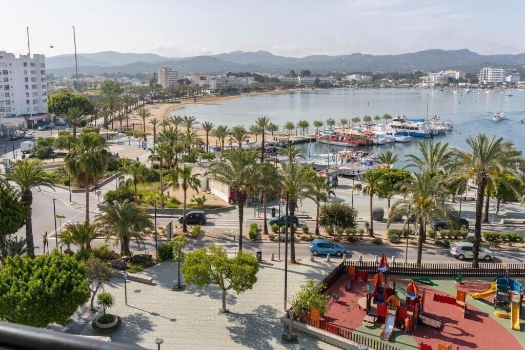 Изображение The Red Hotel By Ibiza Feeling 2*