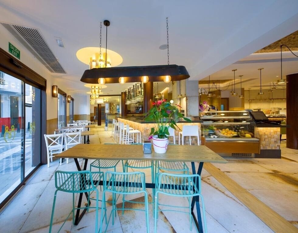 Отель Hostal Mari 2*