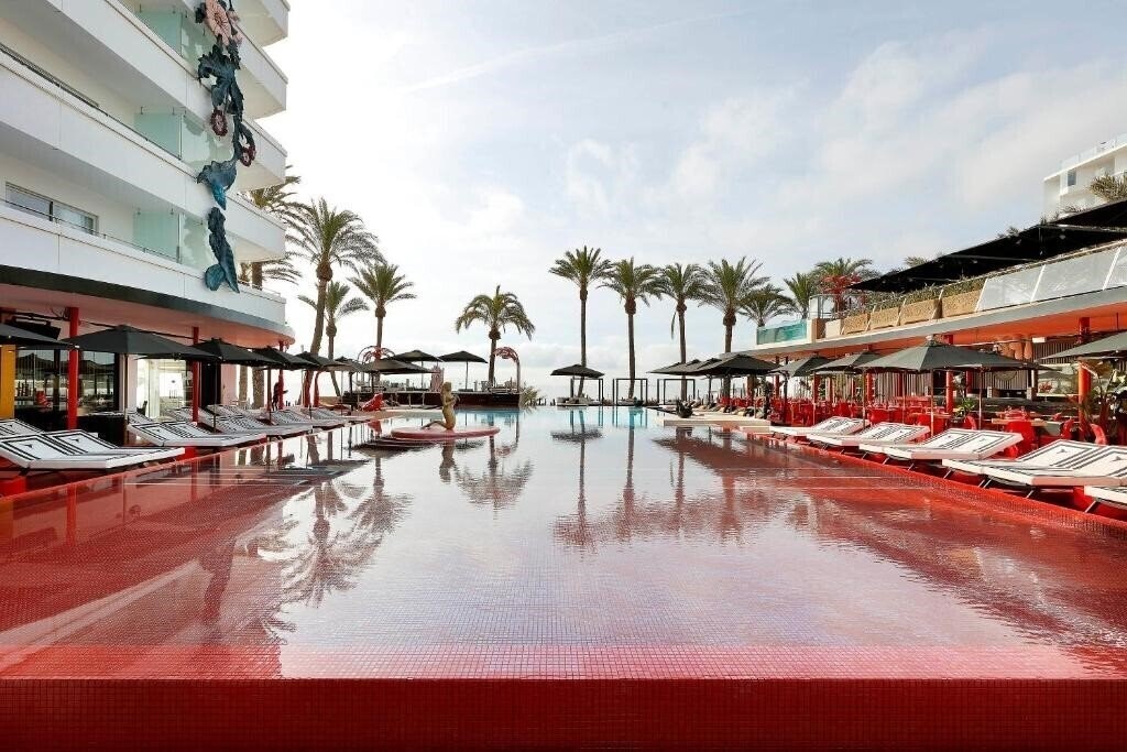 Отель The Unexpected Ibiza Hotel (ex. The Ushuaia Tower, Ushuaia Ibiza Beach Hotel, The Ushuaia Beach) 5*