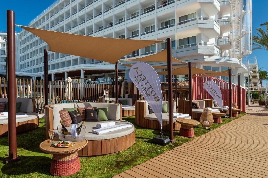 Фото Hotel Vibra Algarb (ex. Playasol The New Algarb, Algarb Fiesta Hotel) 4*