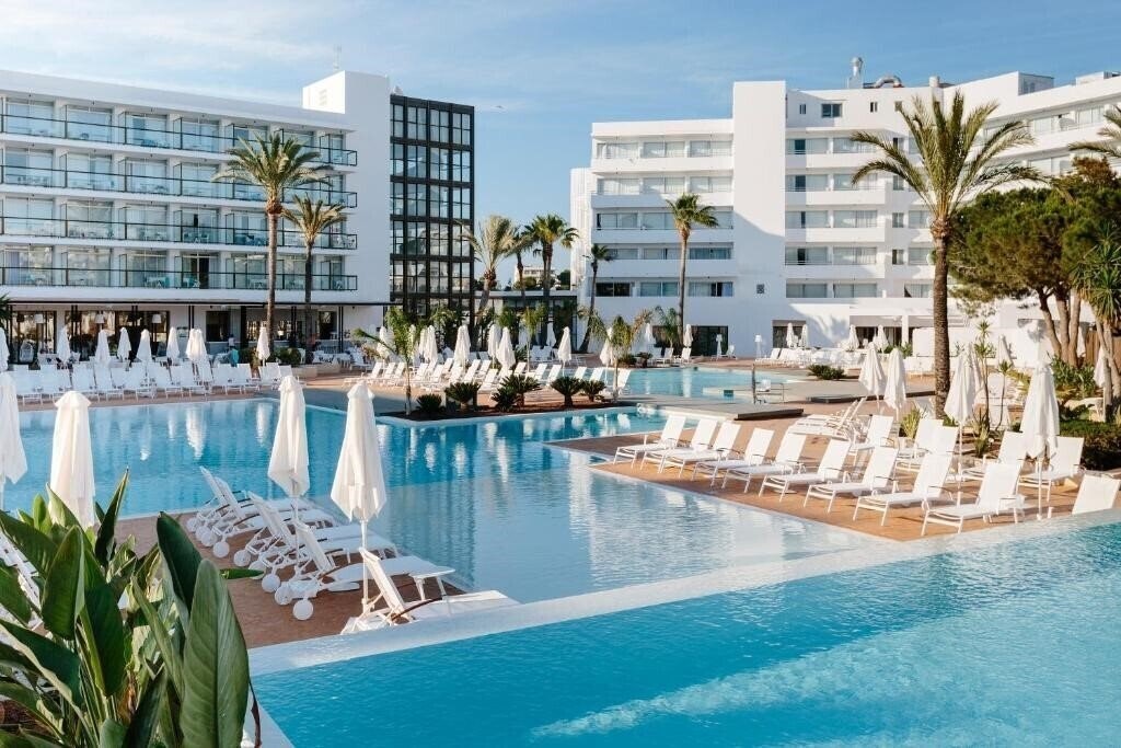 Отель Aluasoul Ibiza 4*