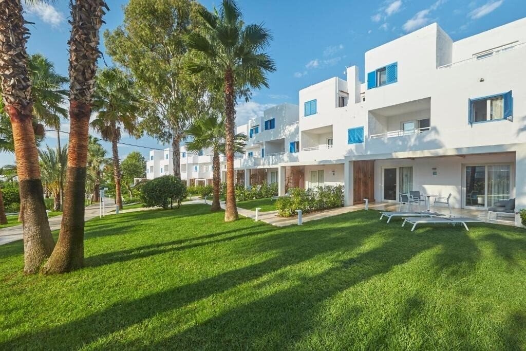 Картинка Cala Llenya Resort Ibiza 4*