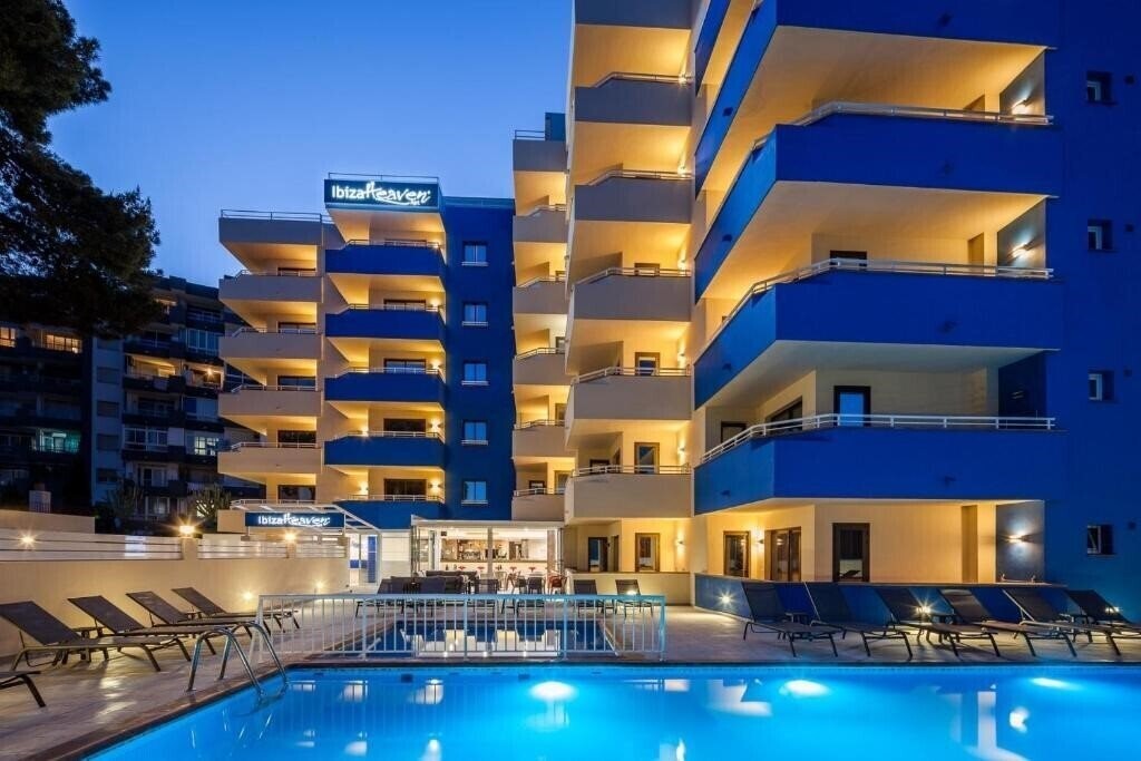 Отель Ibiza Heaven Apartments 4*