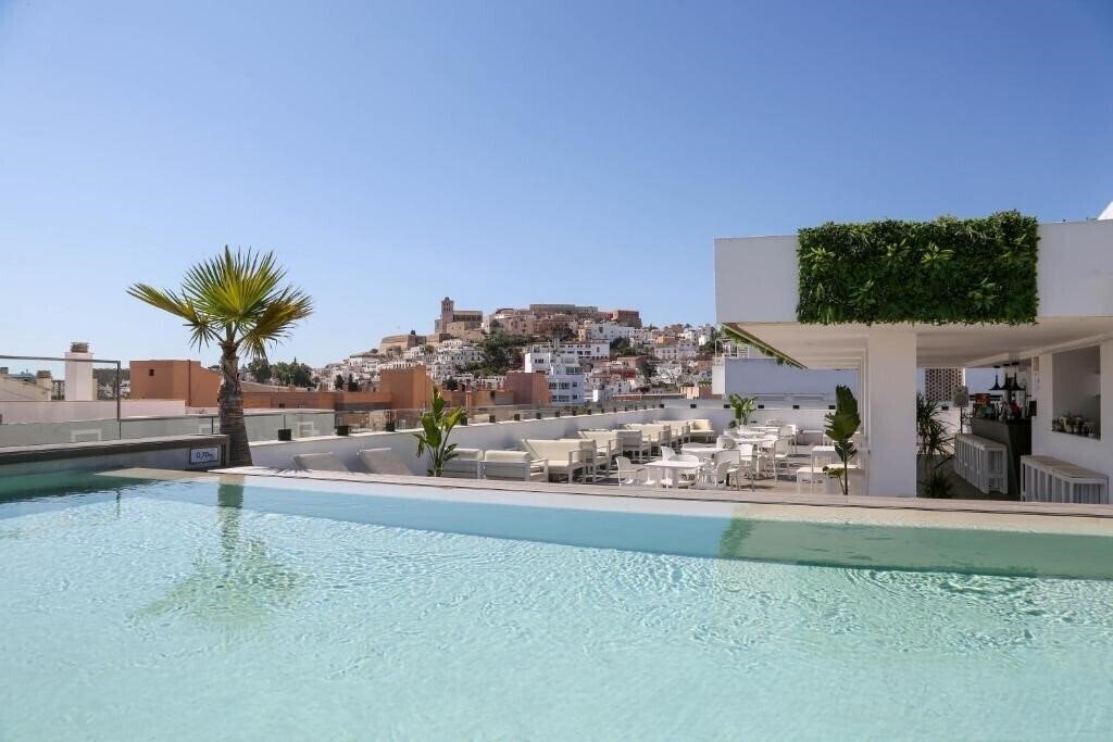 Отель Eurostars Puerto De Ibiza 4*