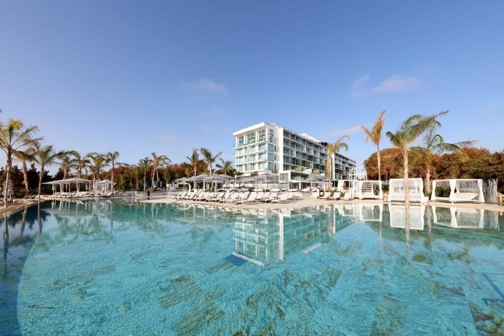 Отель Fiesta Hotel Cala Nova 3*