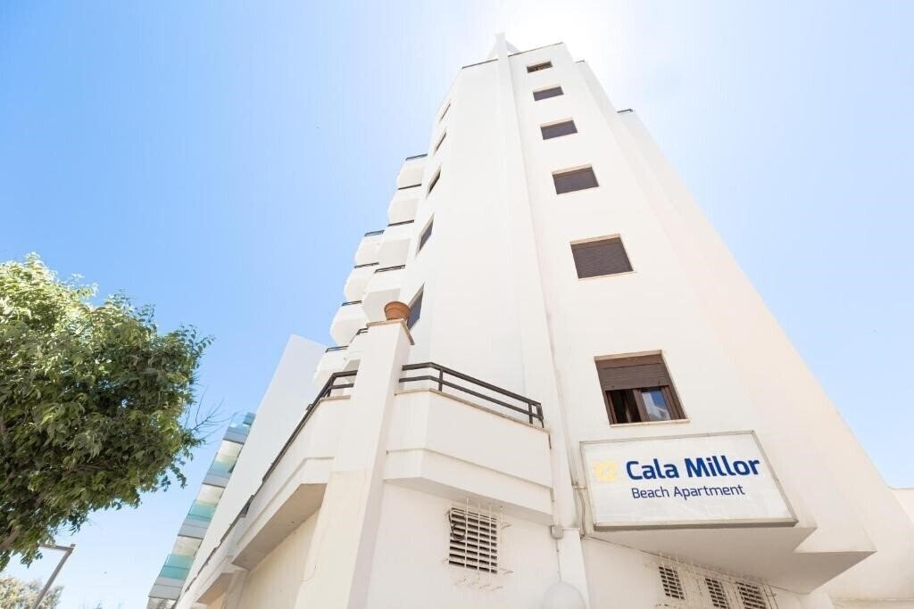 Отель Apartments Midas 3*