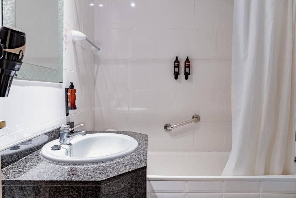 Отель Espanya 30 Degrees Hotels (ex. Fergus Espanya, Alegria Espanya, Hotel Espanya, 30 Degrees Hotel Espanya Calella ) 3*