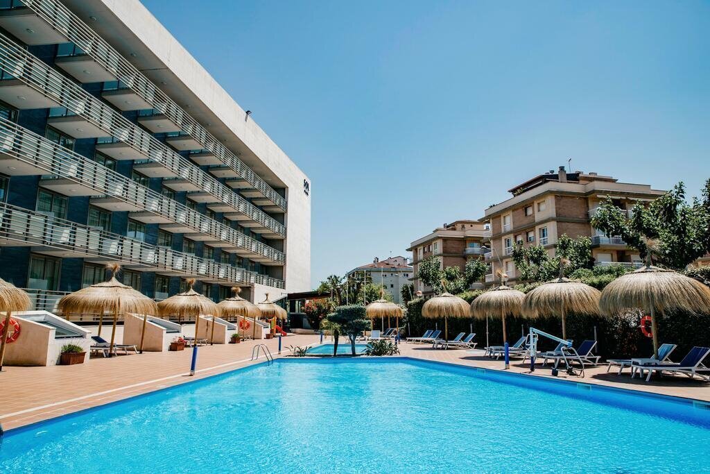 Отель Tryp Port Cambrils 4*
