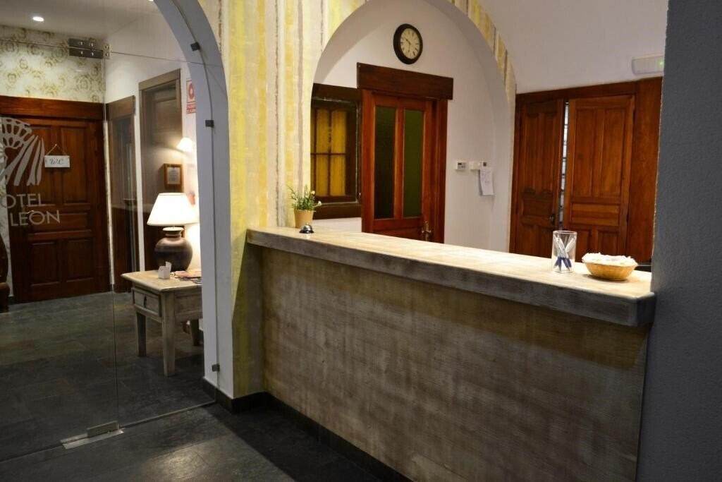 Фото Hotel Alda Via Leon 3*