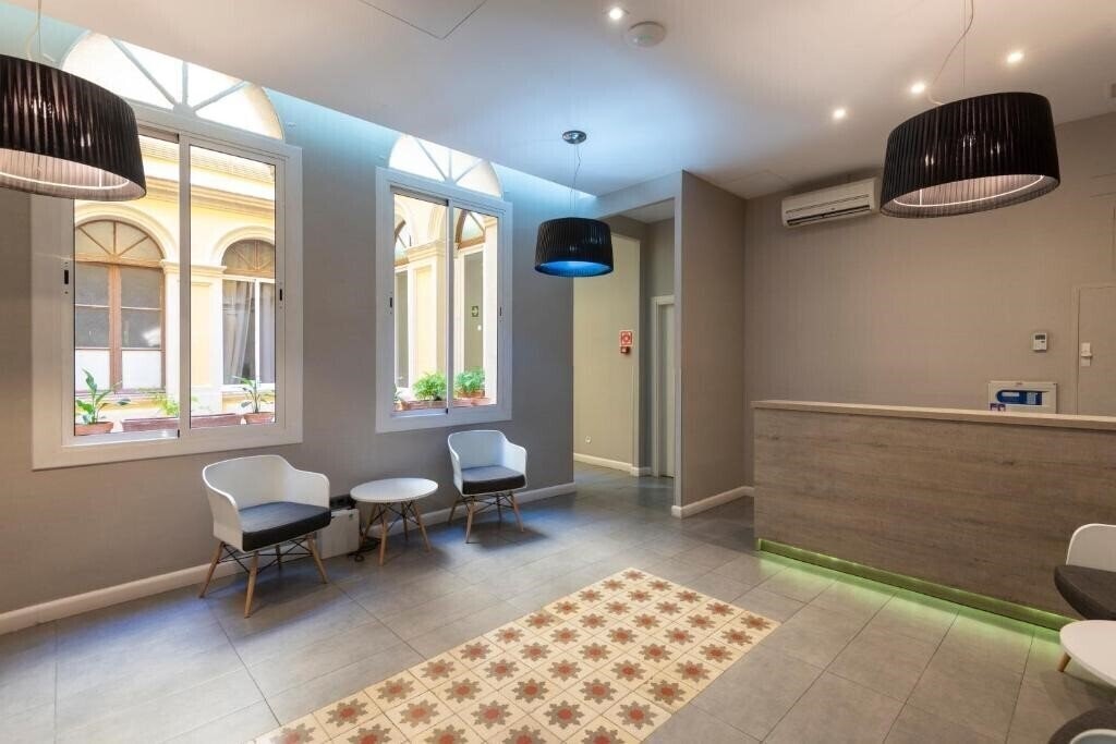 Фотография Hostal Plaza Goya Bcn 2*