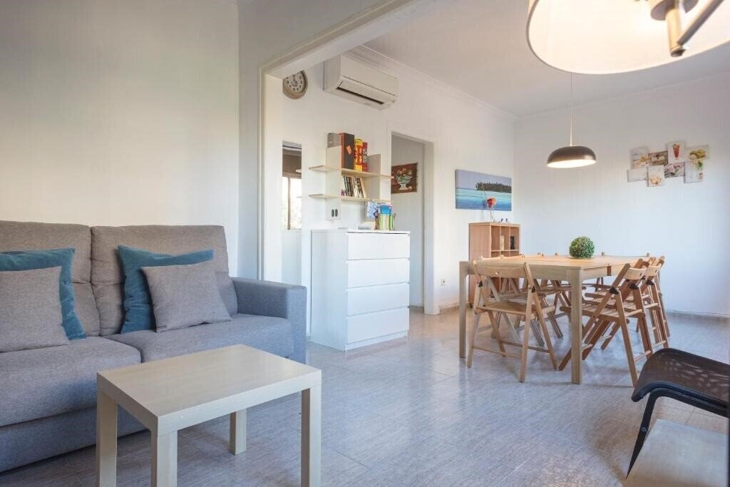 Фото Apartamentos Tarradellas 3*