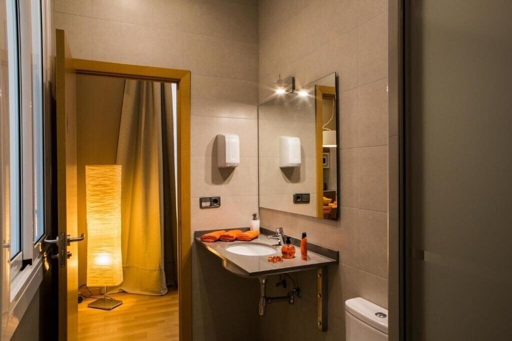 Фотография Born Barcelona Hostel (Adults Only) 3*