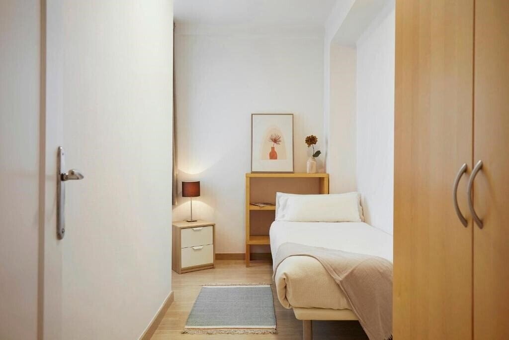 Фото Fisa Rentals Aribau Apartments 3*