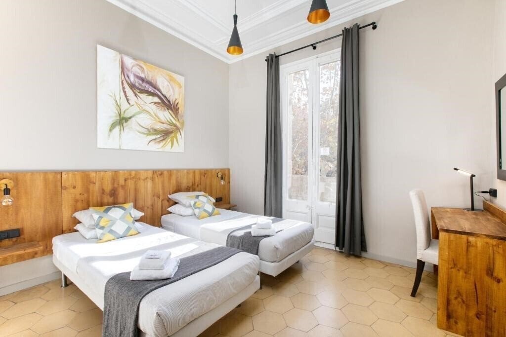 Отель Jardinets Guest House 3*