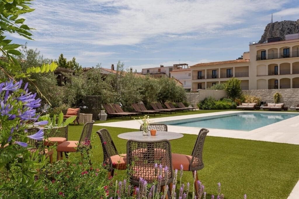 Отель Marconia Boutique Residence 4*