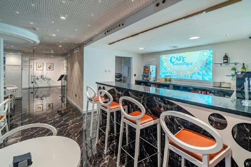 Фотография La Boutique Puerta Osario 3*