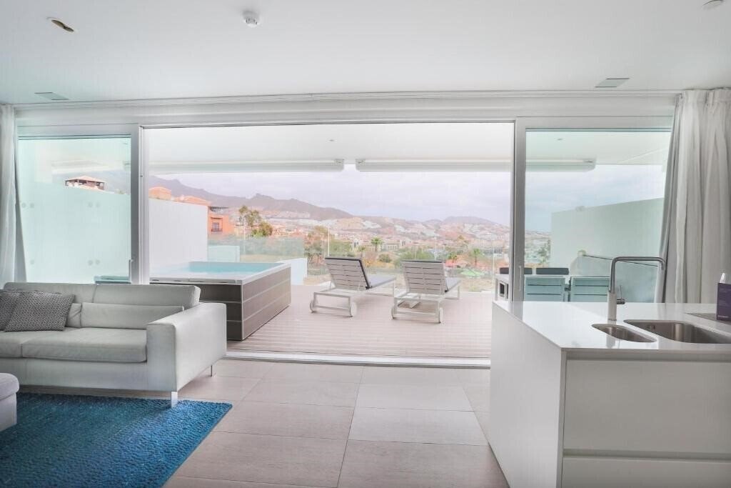 Картинка Baobab Suites 5*