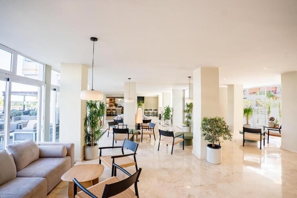 Отель Coral Ocean View 4*