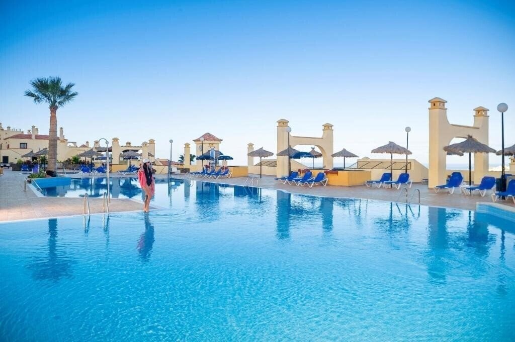 Отель Ramada Residences by Wyndham Costa Adeje (ex. Clc Paradise) 4*