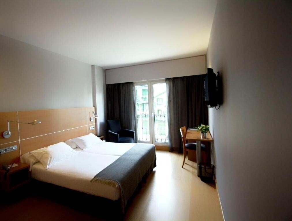 Фотография Hotel Jauregui 3*
