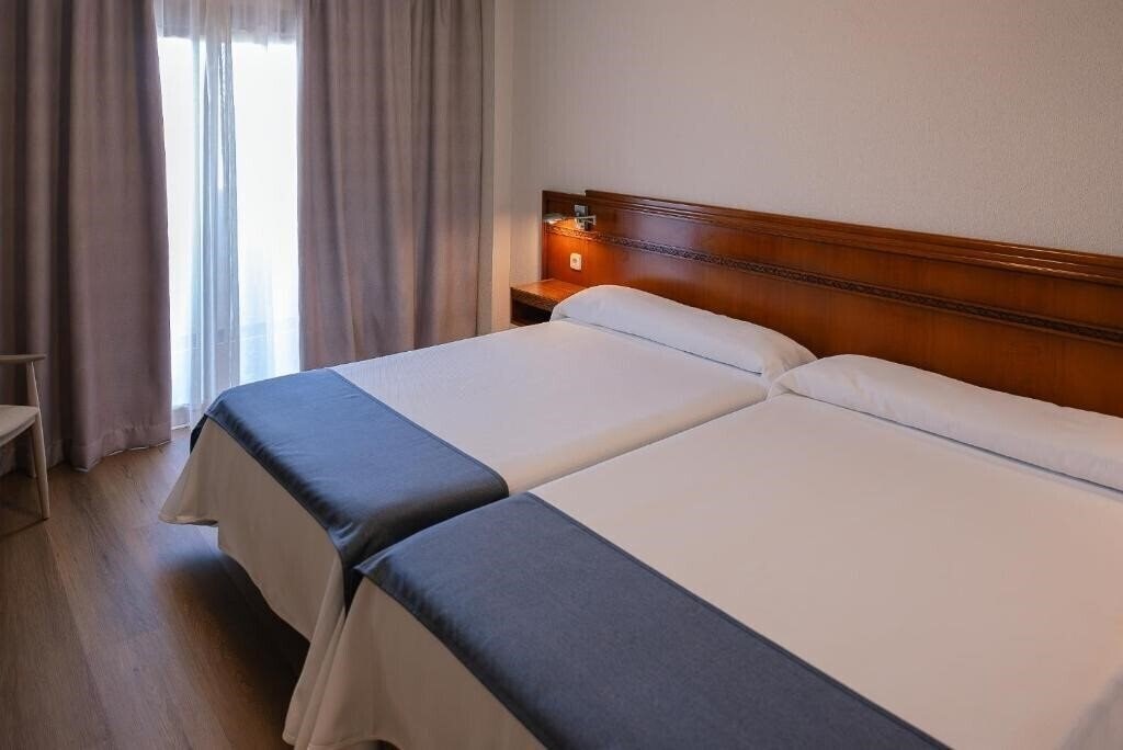 Фото Port Europa 3*