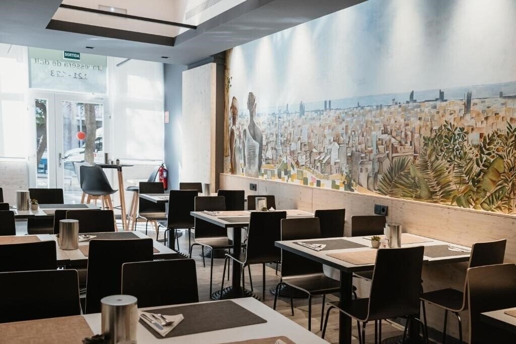 Фотография Travessera Hotel And Parc Guel 2*