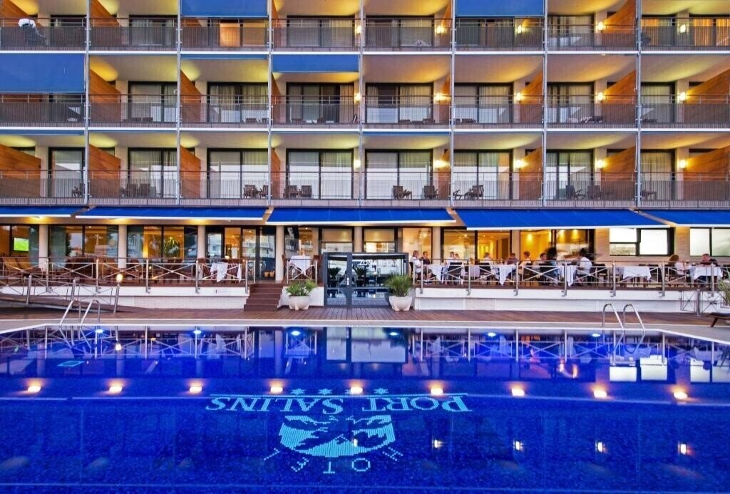 Отель Port Salins 4*