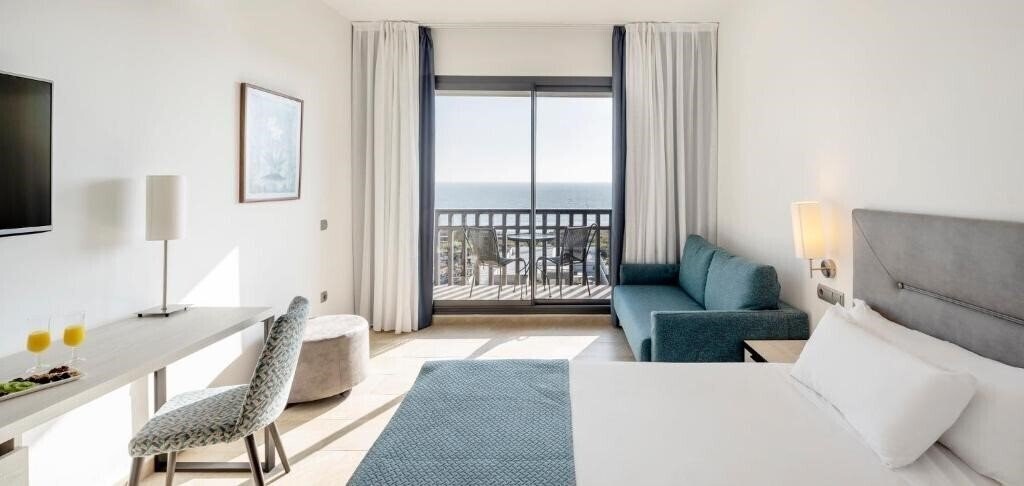 Изображение Ilunion Calas De Conil 4*