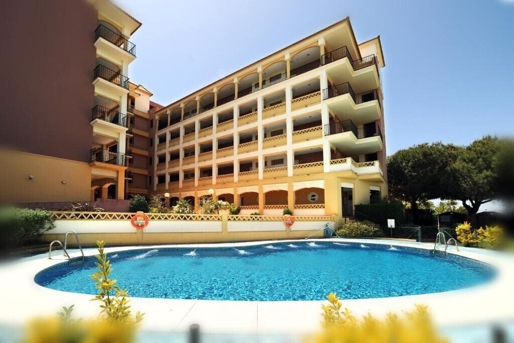 Отель Apartamentos Leo Canela 2*