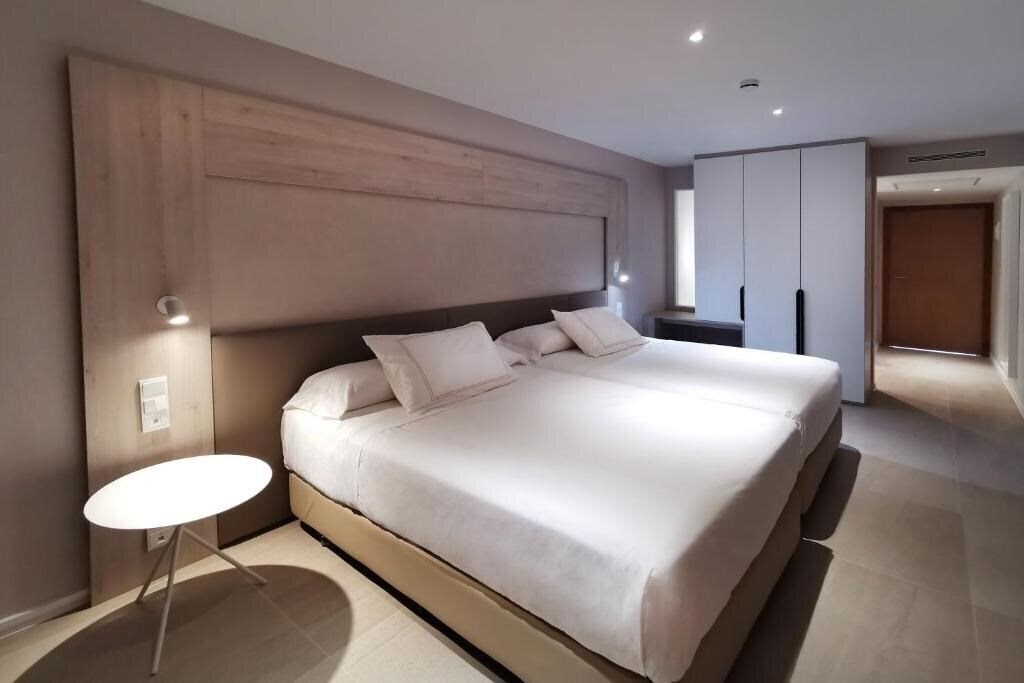 Фотография Hotel & SPA Castillo De Peniscola (ex. Hotel Los Delfines Peniscola) 4*