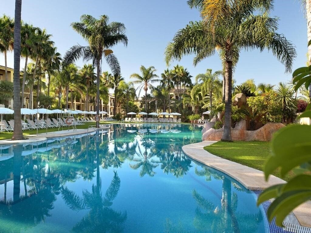 Отель Bluebay Banus 4*