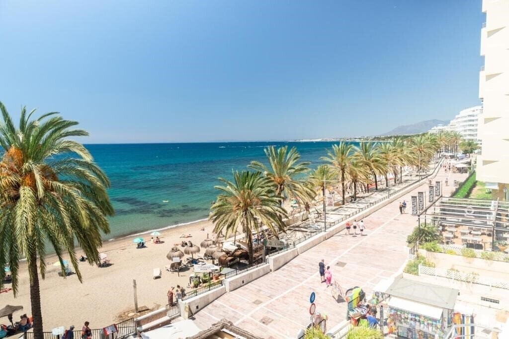 Отель Aparthotel Puerto Azul 3*