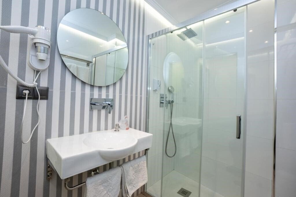 Картинка Abril Apartamentos 2*