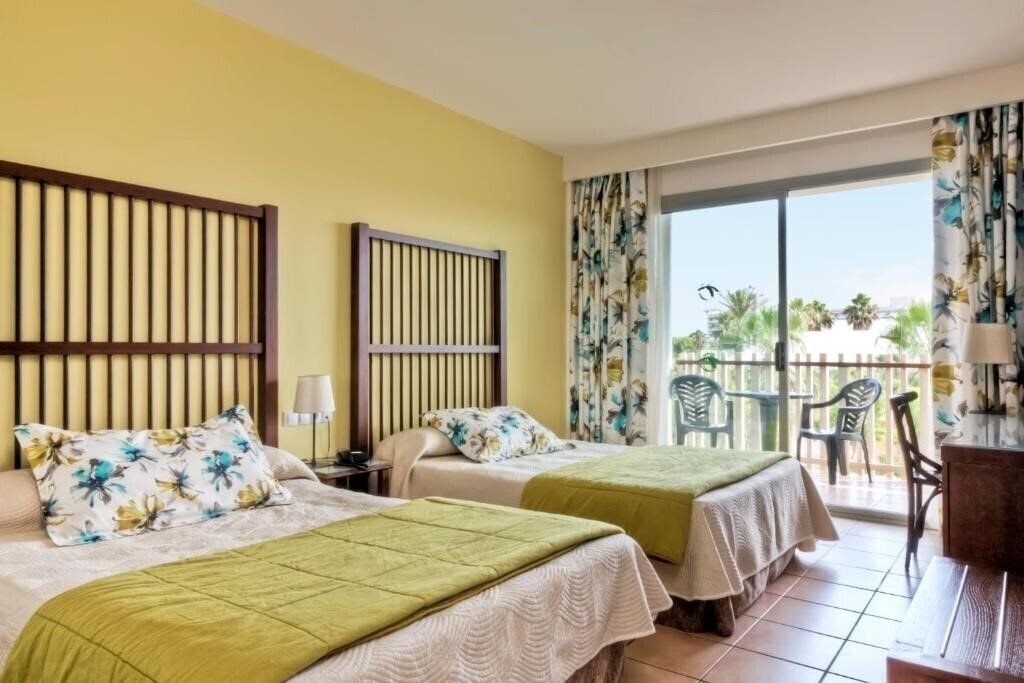 Фотография Portaventura Hotel Caribe 4*