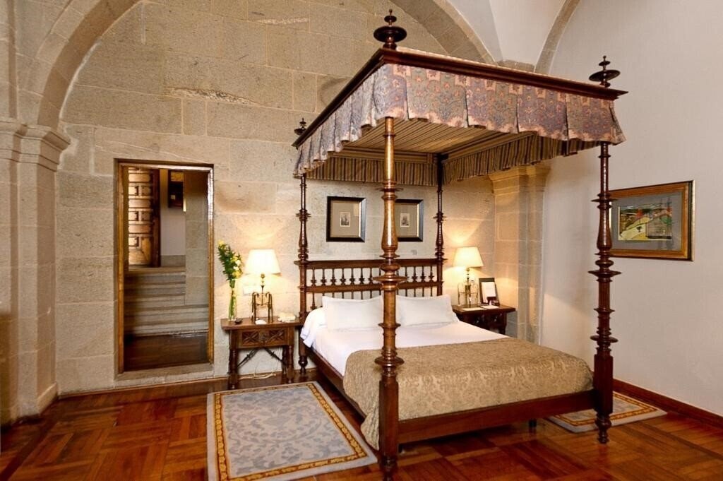 Отель Parador De Santiago De Compostela 5*
