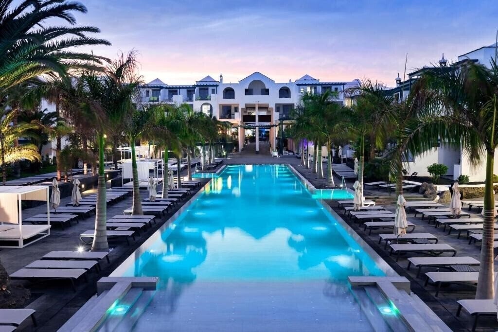 Отель Barcelo Teguise Beach 4*