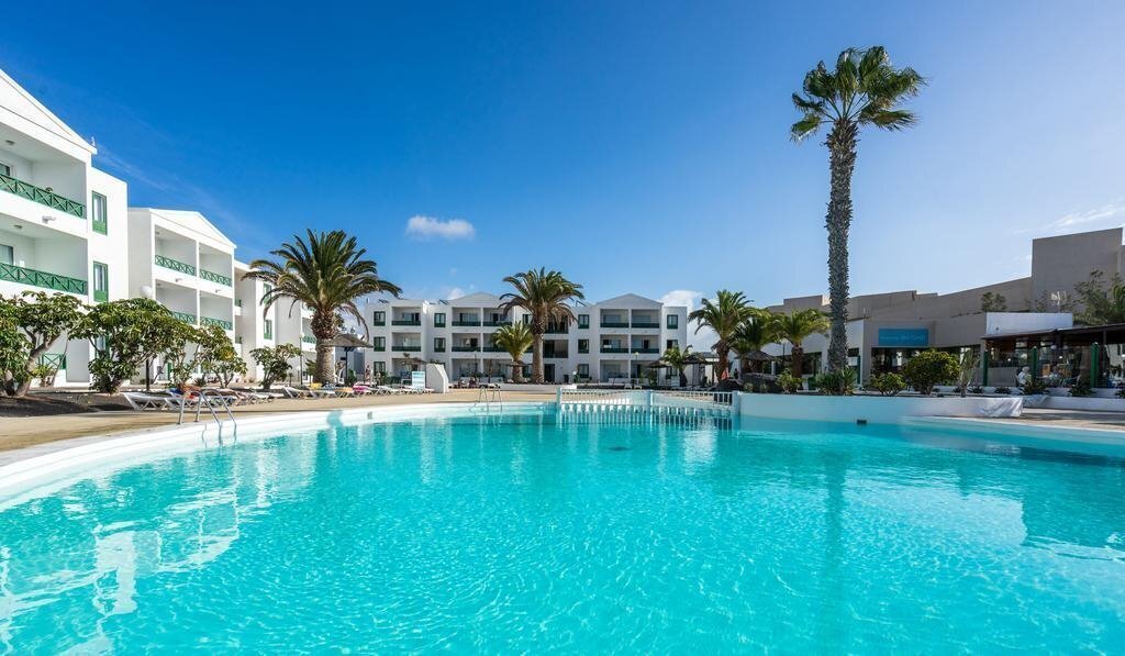 Отель Apartamentos Blue Sea Costa Teguise Beach 2*