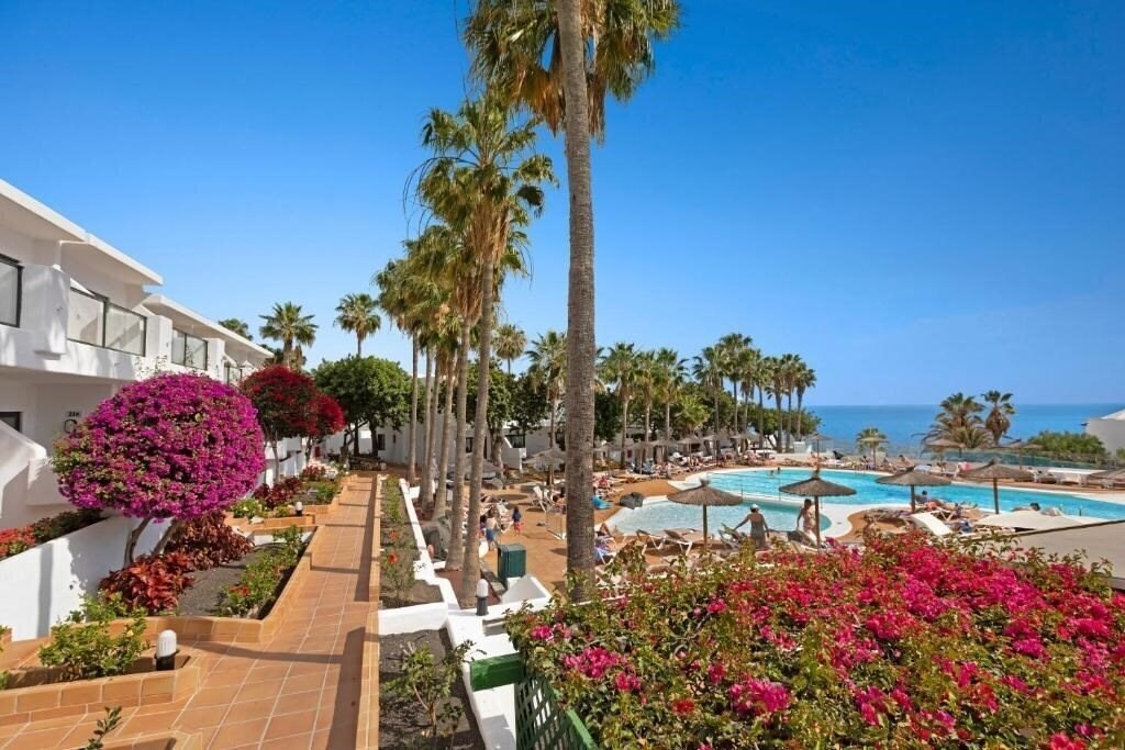 Отель Thb Flora 3*