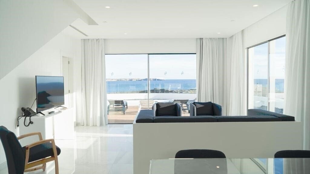 Изображение La Cala Suites 5*