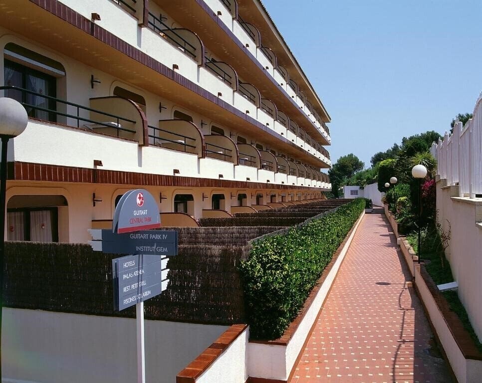 Отель Apartamentos Guitart Lloret De Mar (ex. Guitart Park IV Apartotel) 3*
