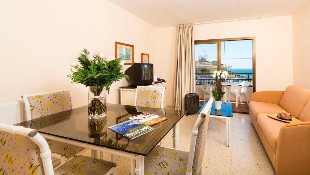 Изображение Apartamentos Guitart Lloret De Mar (ex. Guitart Park IV Apartotel) 3*