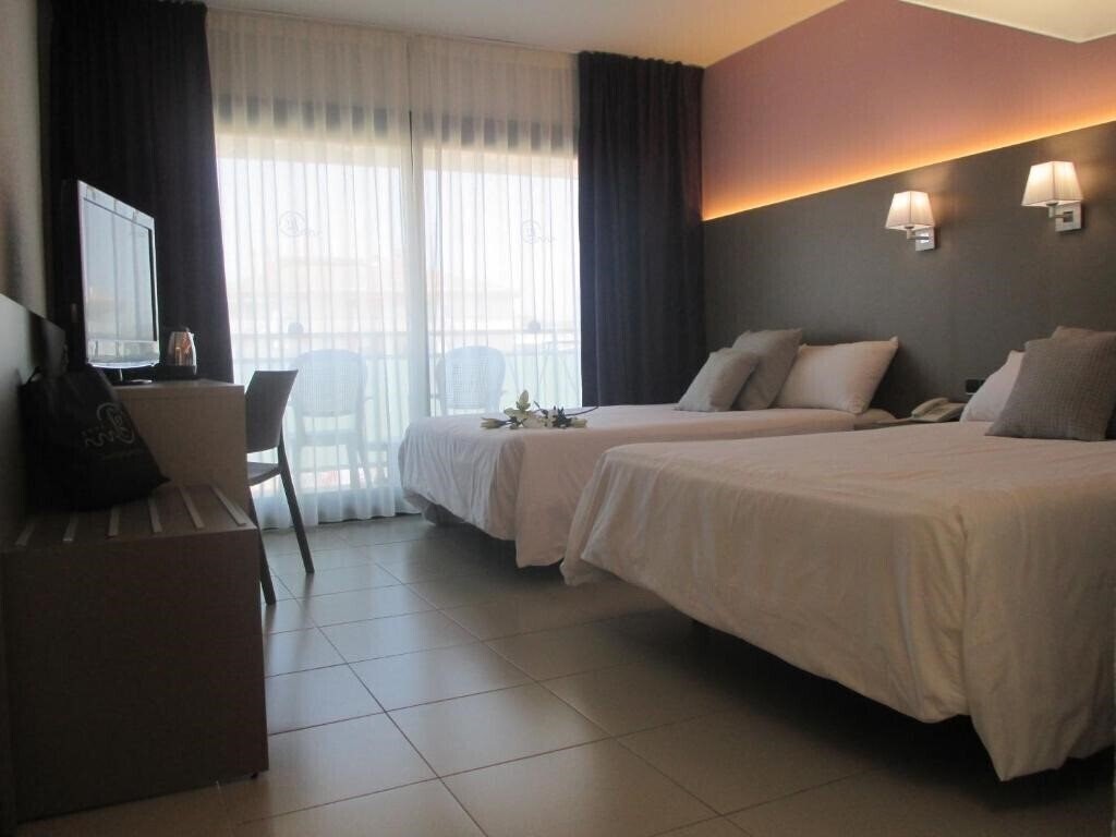 Фото Fenals Garden 4*